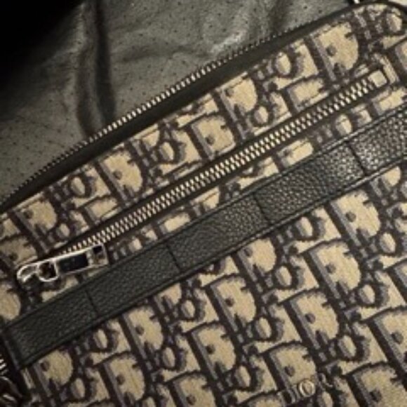 Dior Zipped Pouch with Strap Oblique Jacquard Beige and Black - Picture 4 of 14